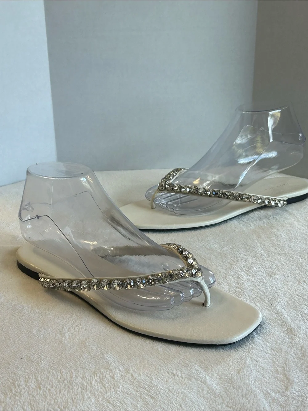 Tory Burch Crystal-Embellished White Thong Sandals Ivory Leather Women’s Size 9M